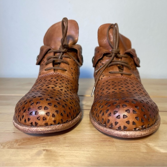 Patricia Nash Women's Sabrina Ankle Boot - Picture 3 of 13